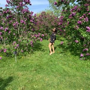 Meet your Posher, Zahra